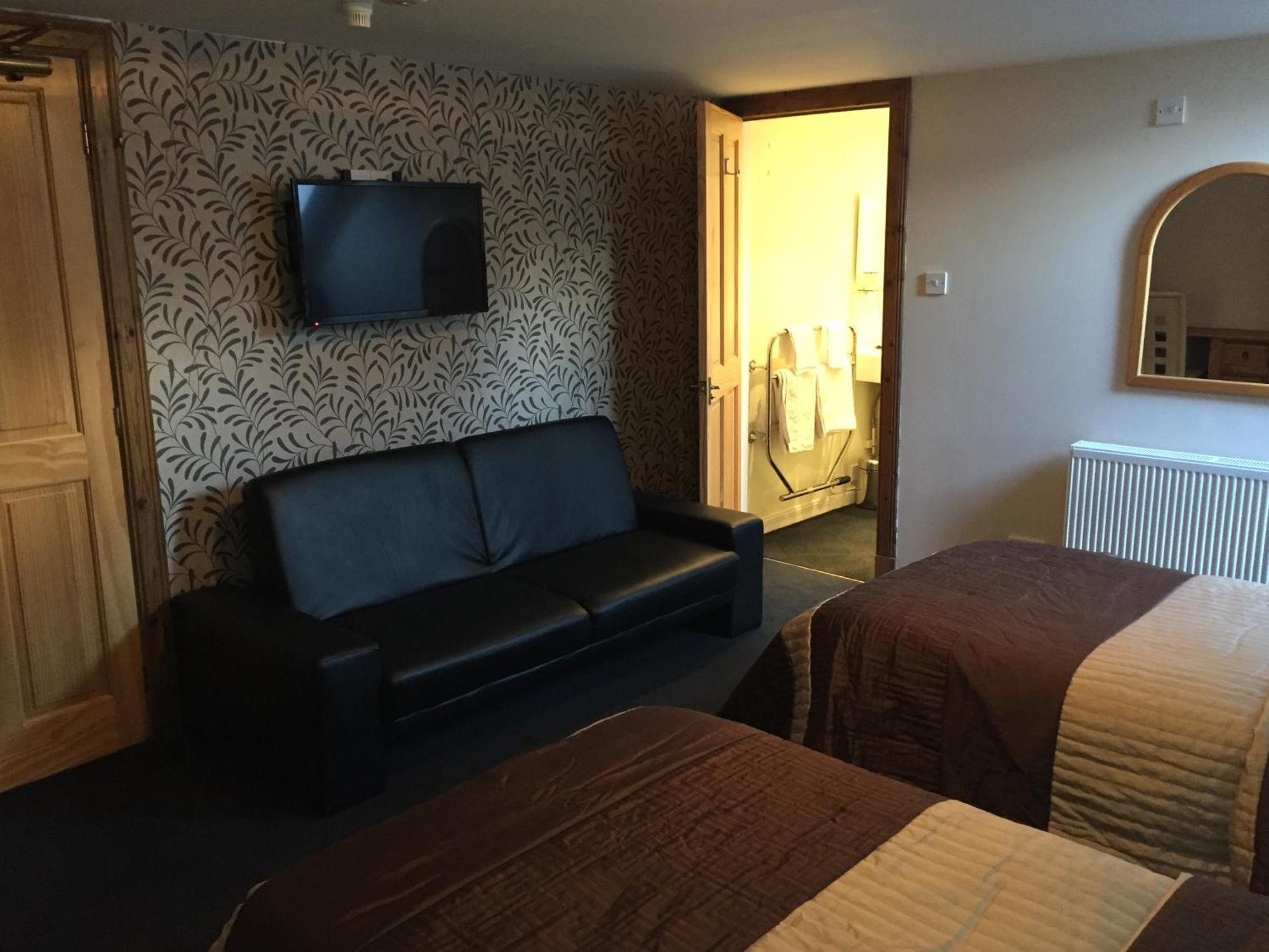 Lodge At Lochside Bridgend of Lintrathen Esterno foto