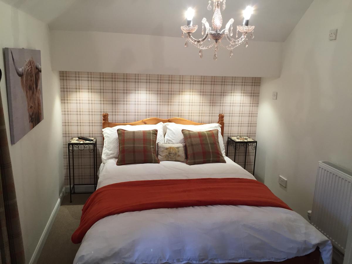 Lodge At Lochside Bridgend of Lintrathen Esterno foto
