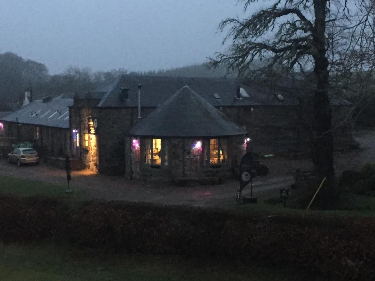 Lodge At Lochside Bridgend of Lintrathen Esterno foto