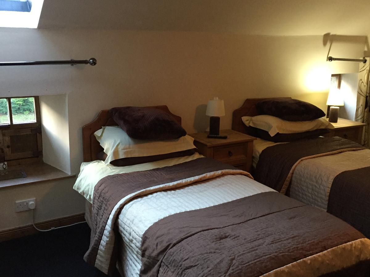 Lodge At Lochside Bridgend of Lintrathen Esterno foto