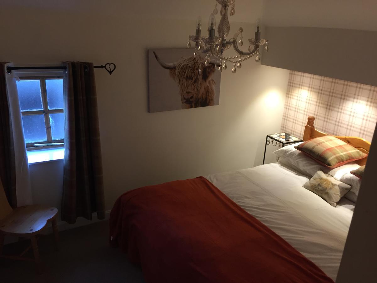 Lodge At Lochside Bridgend of Lintrathen Esterno foto