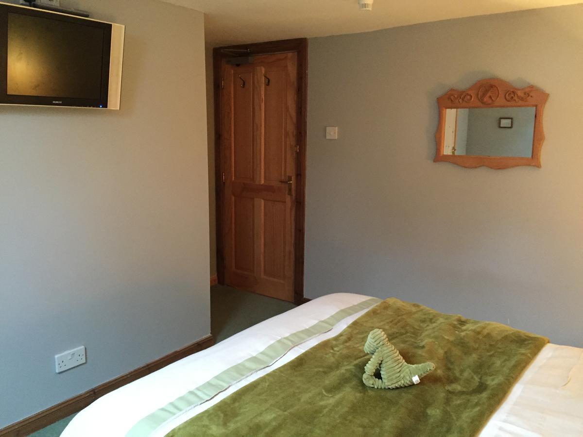 Lodge At Lochside Bridgend of Lintrathen Esterno foto